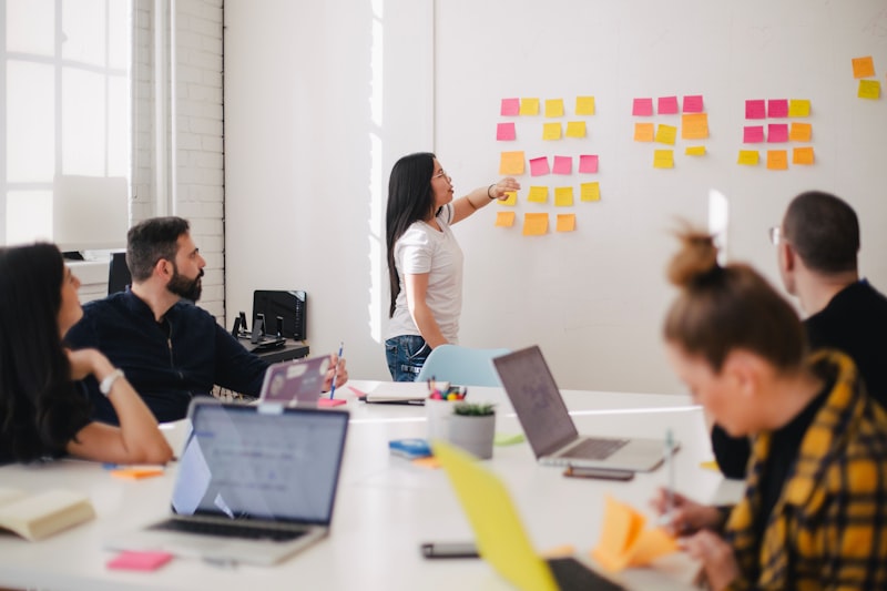 A project management presentation by a mentor in front of the class